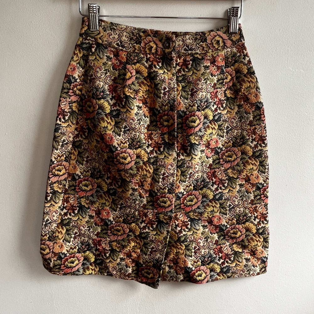 Vintage High Waisted Mini Skirt With Floral Tapestry Pattern